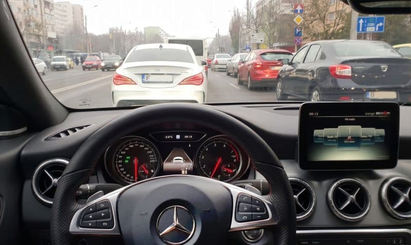 Mercedes aduce mașinile autonome pe străzile europene. Sistemul dezvoltat cu Nvidia care concurează direct cu Tesla