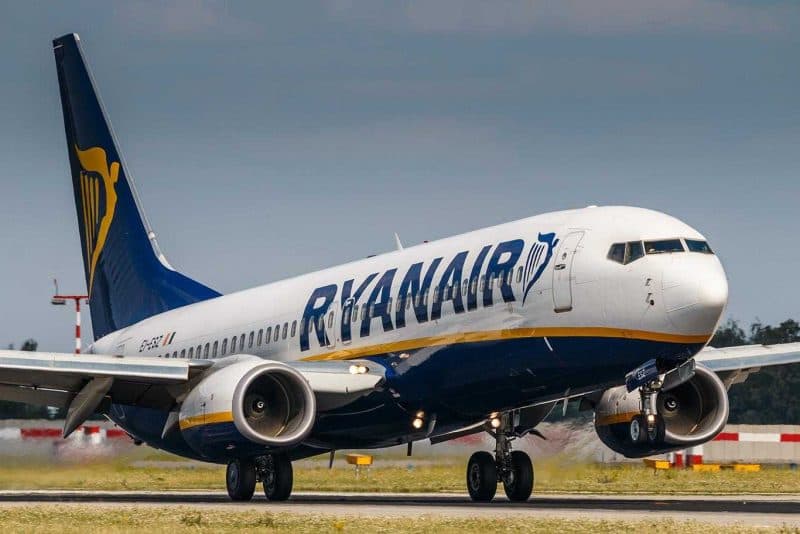 Ryanair taie zboruri spre destinații de vacanță din Europa. Unde vor avea probleme românii care pleacă în concediu