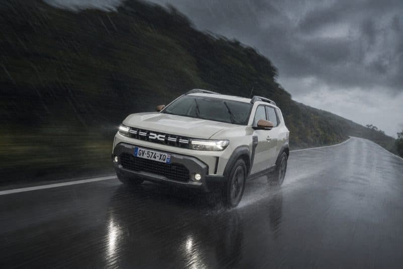 Dacia și mirosul de umezeală: cum găsești infiltrațiile mici înainte să apară mucegaiul și rugina