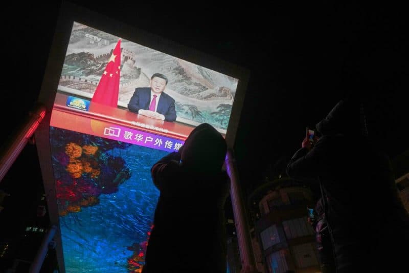 Președintele Xi Jinping va sta la baza unei inteligențe artificiale cu o investiție fabuloasă. AI-ul va ajuta la „educarea” poporului