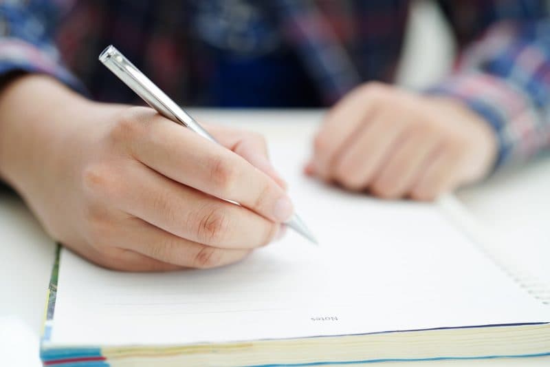 Bacalaureat 2026 Matematică. Ce este interzis să faci în timpul examenului și cu ce nu ai voie să scrii pe foaie