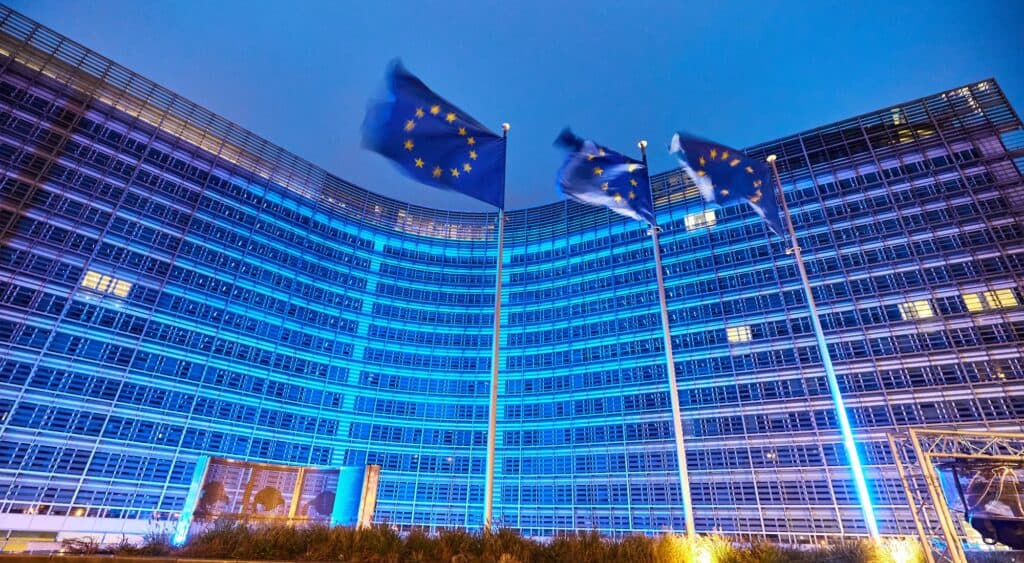 Comisia Europeană: România a respectat planul de reducere a deficitului, dar rămâne țara cu cele mai grave dezechilibre economice din UE