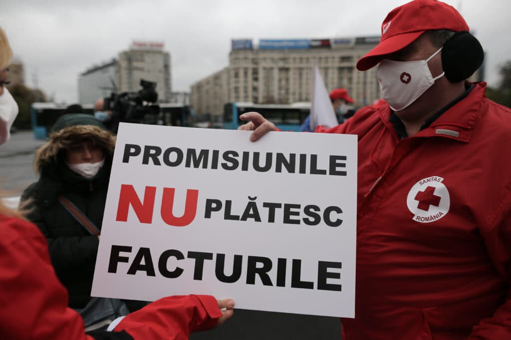 „Sporul de 5 lei” care a aprins revolta în spitale. SANITAS amenință cu proteste după proiectul noii legi a salarizării