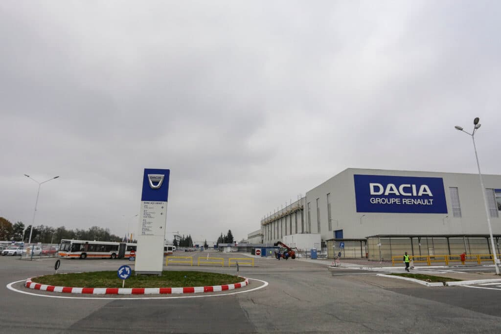 Dacia lansează un nou program de plecări voluntare, cu compensații de până la 40.000 de euro pentru angajați