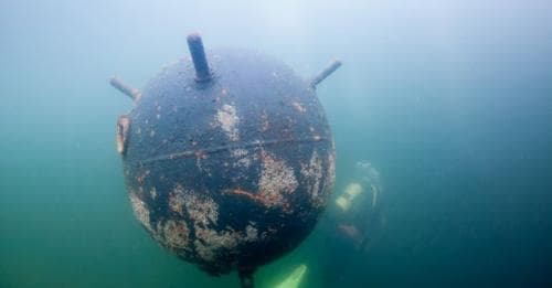 Ambasada Rusiei la București susține că minele care plutesc în Marea Neagră au toate origine ucraineană. Replica MApN