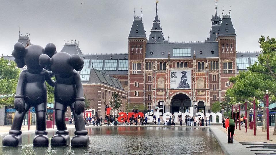 Atentat terorist asupra unei școli evreiești din Amsterdam