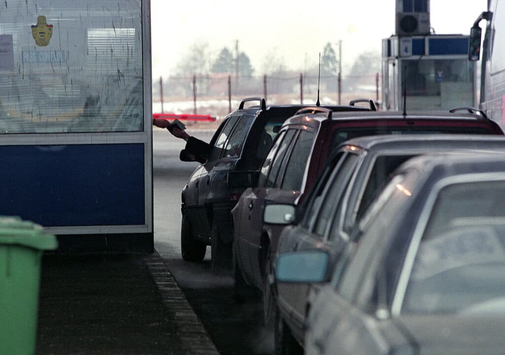 Vămile care erau pline, anii trecuți, în Săptămâna Mare, acum sunt aproape pustii. Prețul unei călătorii e aproape dublu