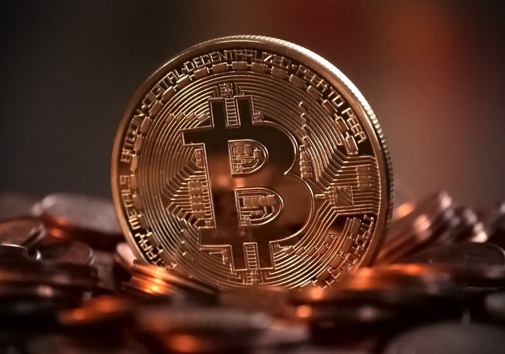 Bitcoin se apropie de cel mai scăzut nivel de la alegerea lui Trump