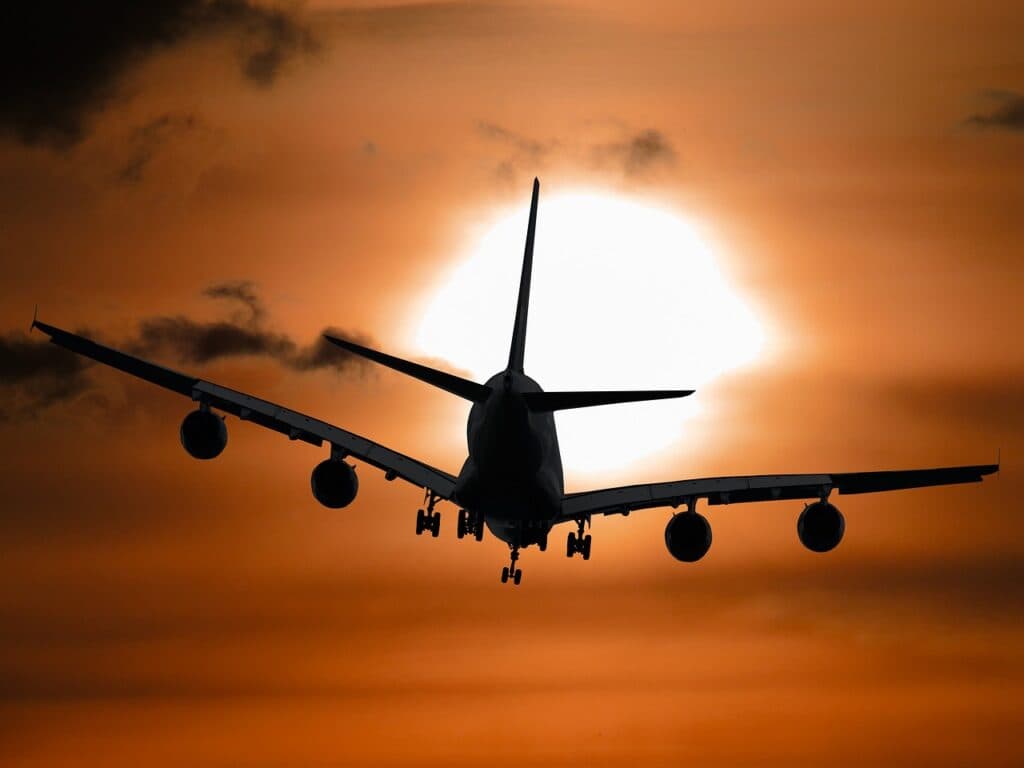 Europa s-ar putea confrunta în câteva săptămâni cu o penurie de combustibil pentru avioane