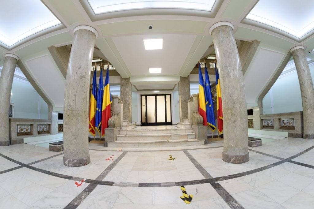 Încă o lovitură dură pentru Bolojan: Instanța obligă Guvernul să plătească 2 miliarde de euro magistraților