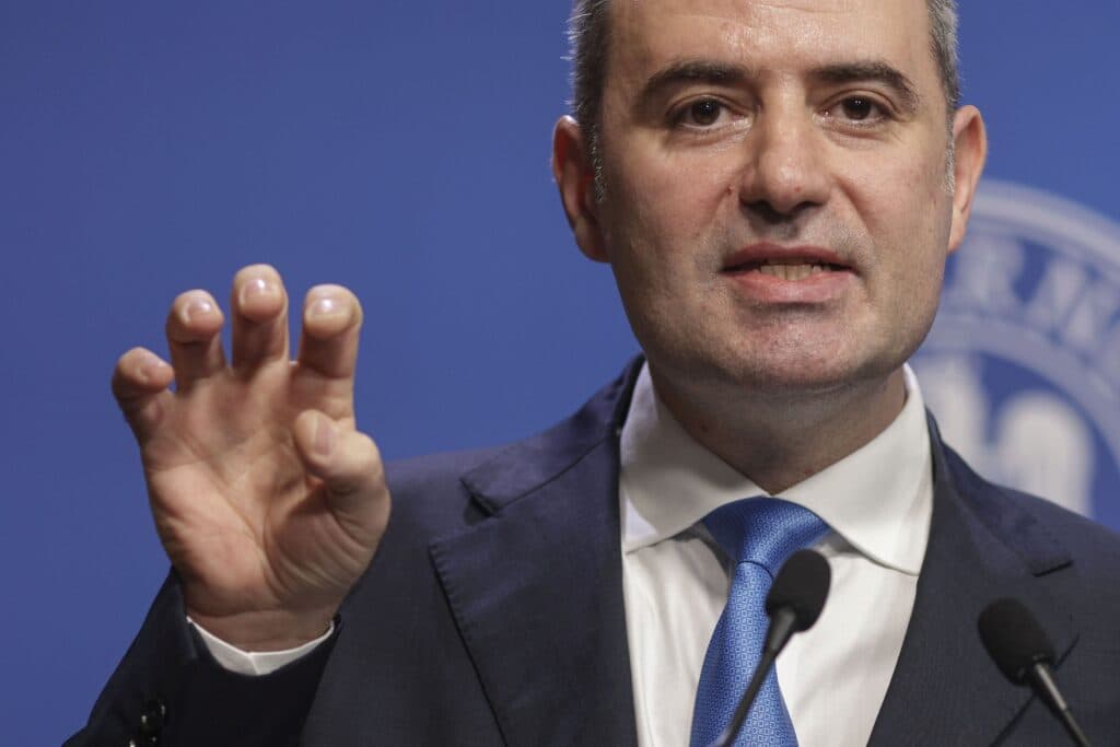 Nazare face radiografia României înainte de discuțiile cu agențiile de rating: Nu avem doar o criză politică, ci un război