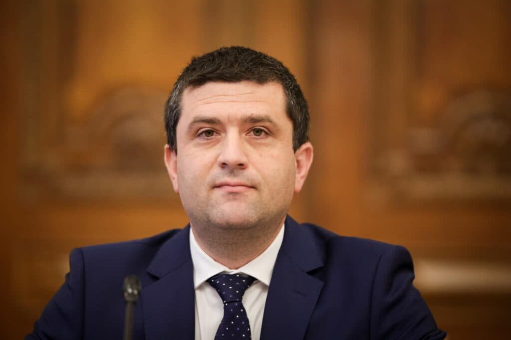Nicușor Dan a spus că drona de la Galați a fost deviată de Ucraina. Ministrul Apărării evită să confirme