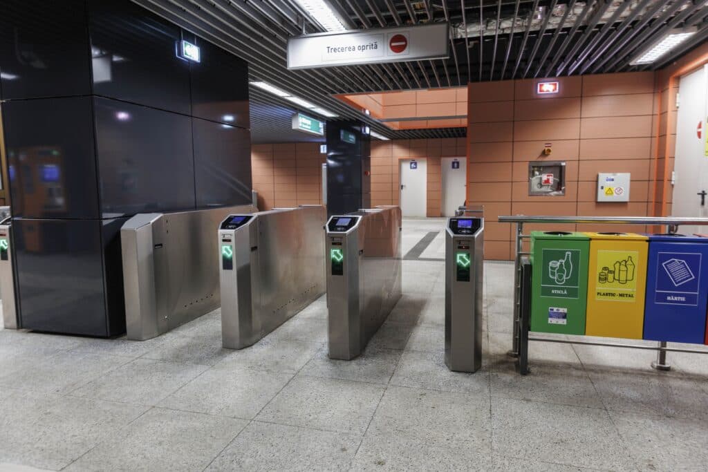 E oficial: Metroul se scumpește de la 1 mai. Cât va costa cartela cu două călătorii și abonamentul lunar