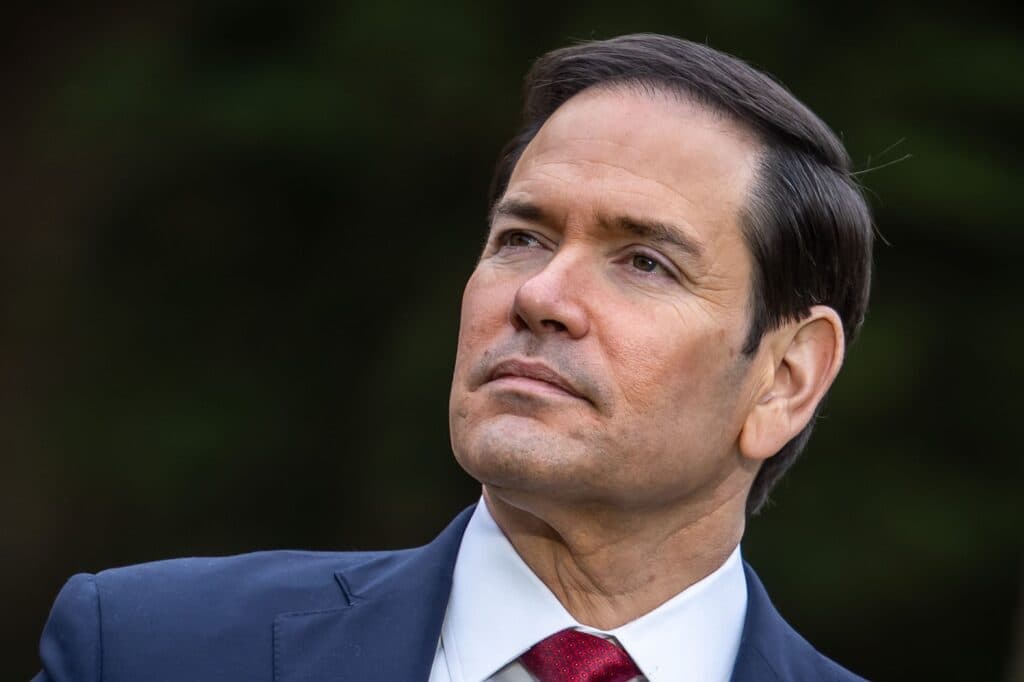 Momentul în care Marco Rubio e întrebat despre drona care a lovit un bloc din Galați (Video)