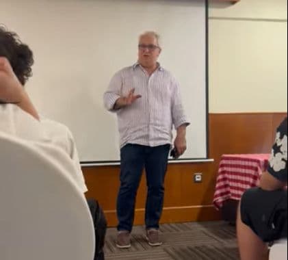 Consulul României la Dubai către elevi blocați în Emirate: „Bucurați-vă că ați avut șansa să fiți aproape de un război” (Video)