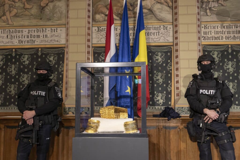 Trei dintre hoții coifului de la Coțofenești, condamnați la închisoare. Ce pedepse au primit