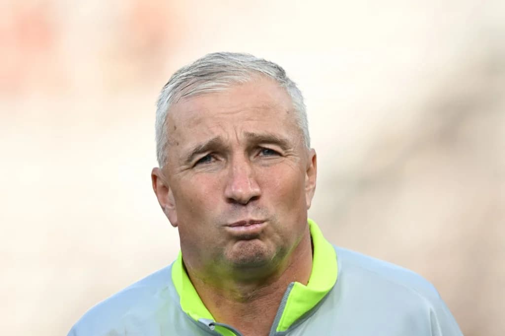 Rapid îl are pe listă pe Dan Petrescu, dacă varianta Daniel Pancu va pica