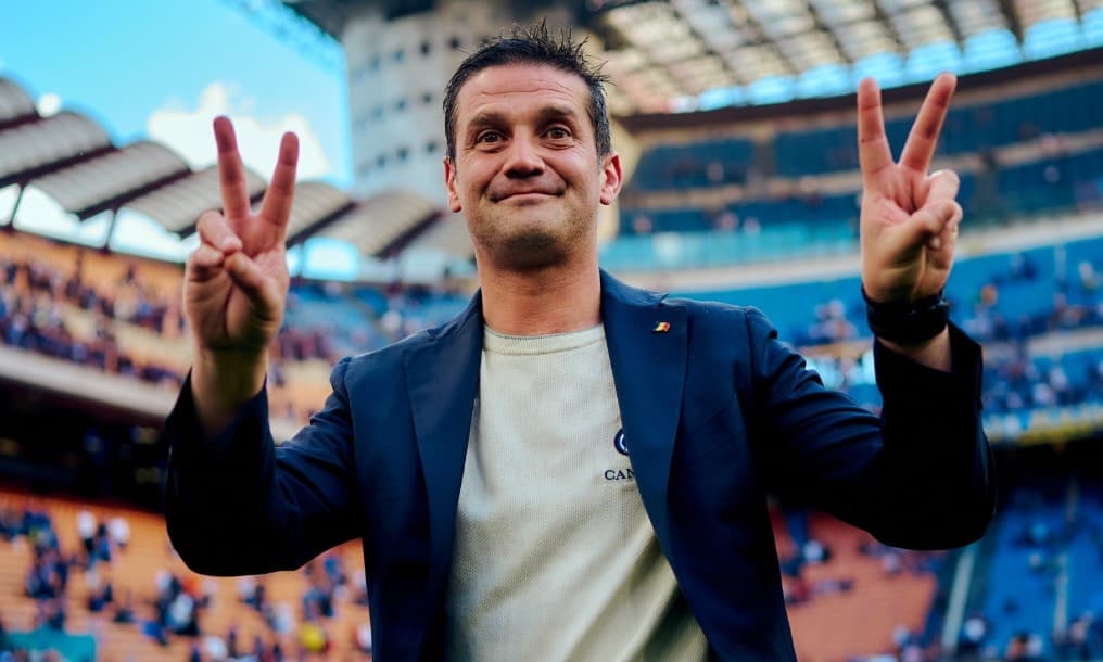 Cristi Chivu semnează contractul carierei
