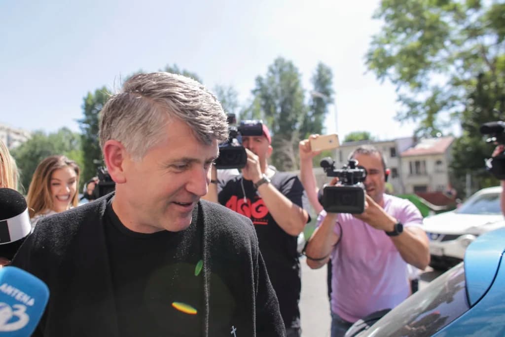 Fostul preot Cristian Pomohaci a fost reținut (Video). Este acuzat din nou de viol asupra unui minor și agresiune sexuală