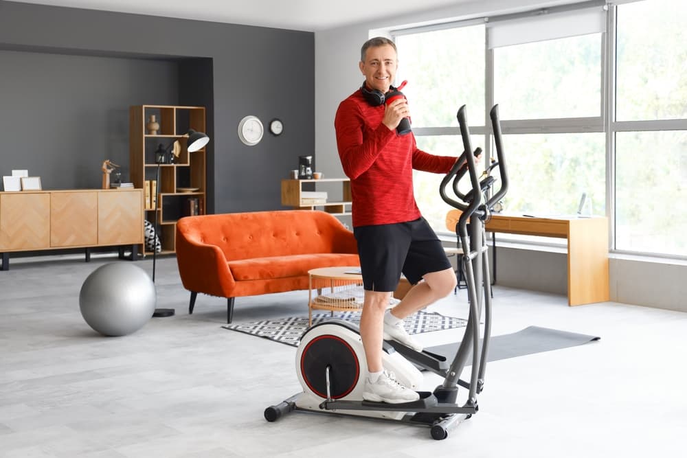 Bicicleta eliptică: ce avantaje oferă și de ce este tot mai căutată pentru antrenamentele indoor