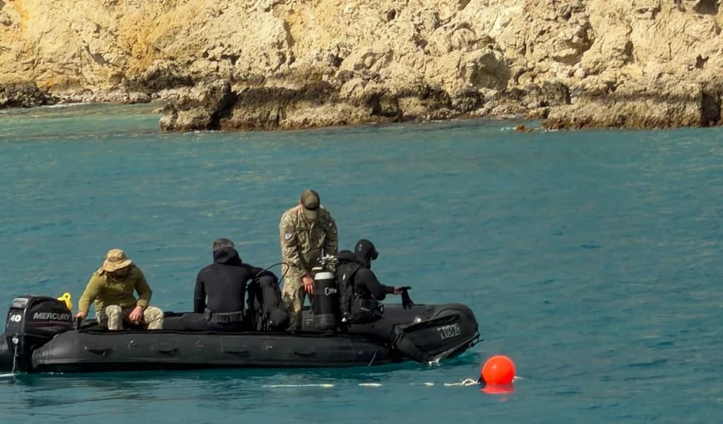 Scafandrii militari au distrus o mină marină găsită pe plaja dintre Vama Veche și 2 Mai