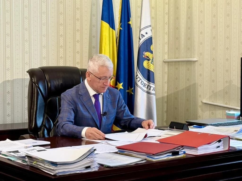 Atmosferă de club în sediul AEP. Țuțuianu: Și-au adus narghilea, să se simtă oamenii bine în timpul programului. Sindicatul a răspuns cu un protest
