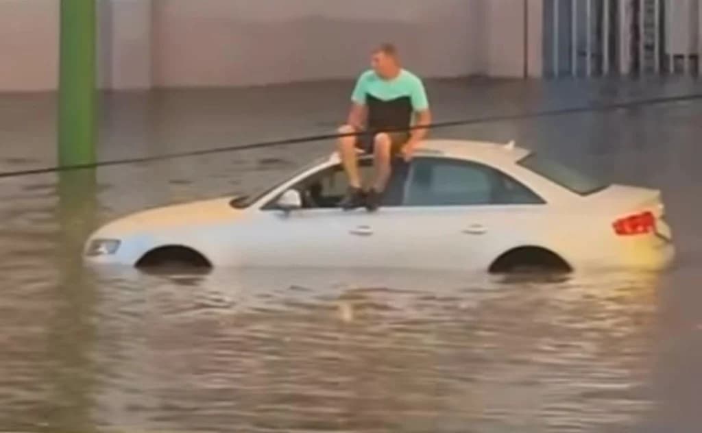 Vijeliile au răvășit jumătate de țară: Profesoară rănită de trăsnet. 18 județe afectate, 12 mesaje Ro-Alert (Foto & Video)