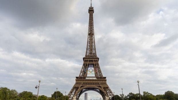 Turnul Eiffel, Muzeul Luvru și Palatul Buckingham au fost închise sau se închid mai devreme din cauza caniculei. Noul program de vizitare în zilele călduroase
