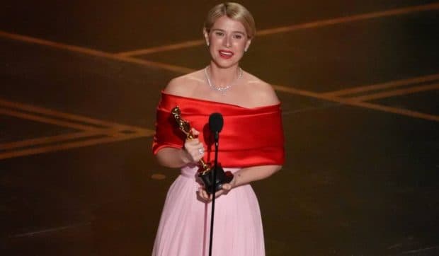 Jessie Buckley câștigă premiul Oscar pentru cea mai bună actriță într-un rol principal