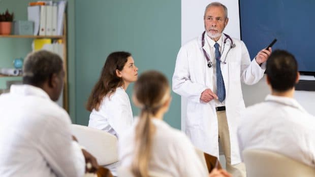 România e salvarea studenților francezi la medicină care nu se descurcă în țara lor: „Suntem atât de mulți”