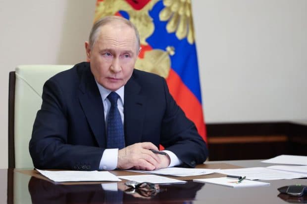 Germania explodează după ce Vladimir Putin a spus că vrea pace cu Gerhard Schröder mediator