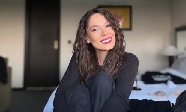 Imagini rare cu Irina Fodor și tatăl ei, în curtea casei părintești. Mesajul emoționant transmis de vedetă. „La mulți ani, tati!”