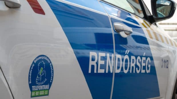 Un român a fost arestat imediat după ce polițiștii au văzut ce ascundea în apartamentul său din Ungaria