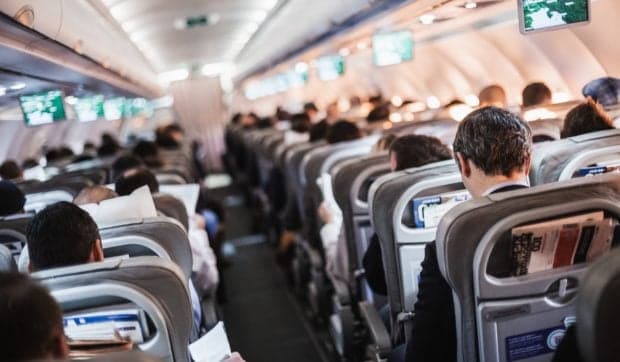 Un obicei aparent inofensiv în avion poate avea consecințe grave, avertizează un însoțitor de zbor: „Echipajul consideră asta periculos”