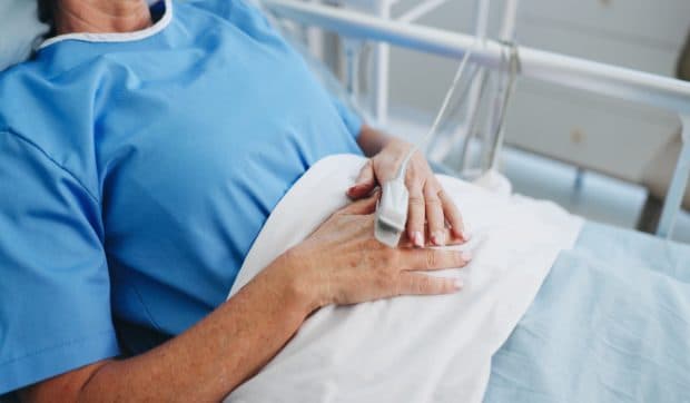 Moarte cerebrală după o operație estetică. Medicul se apără: „Pacienta a fost informată”. Cazul ajunge în fața judecătorilor