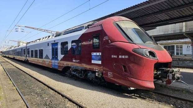 Nouă trenuri București-Brașov cu rame nou-nouțe Alstom Coradia Stream au intrat de miercuri în circulație