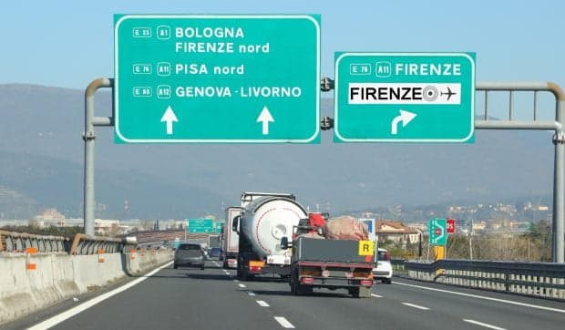 Șoferii români care merg în Italia riscă amenzi de până la 1.734 de euro. Regula care se aplică între 16 mai și 15 octombrie