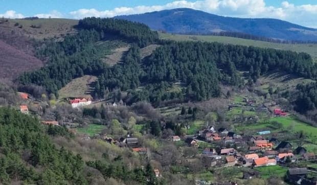 Satul din România cu doar 350 de locuitori, care arată ca un muzeu și unde poți dormi în peste 30 de conace vechi de 300 de ani