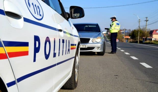 Un șofer a împușcat un pieton în plină stradă, în Tecuci. Victima a ajuns la spital