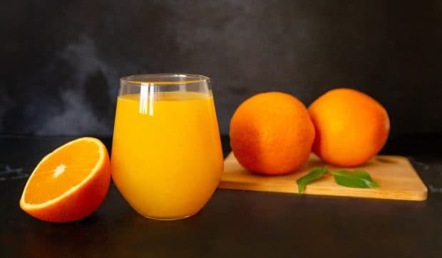 Sucul de portocale se scumpește. Boala „citrus greening” face ravagii în livezile din Brazilia