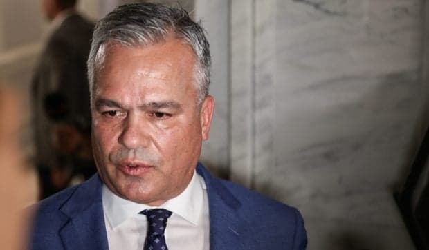 Adrian Veștea i-a semnat certificatul de urbanism și autorizația de construcție unui dezvoltator imobiliar care i-ar fi plătit 600.000 de euro pe un teren, când era primar al orașului Râșnov