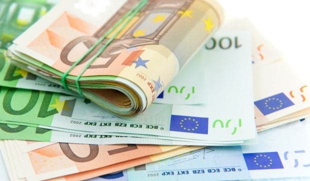 Voucher de 100 de euro lunar pe care românii din Italia îl pot primi de la stat. Cum va funcționa bonusul pentru energie