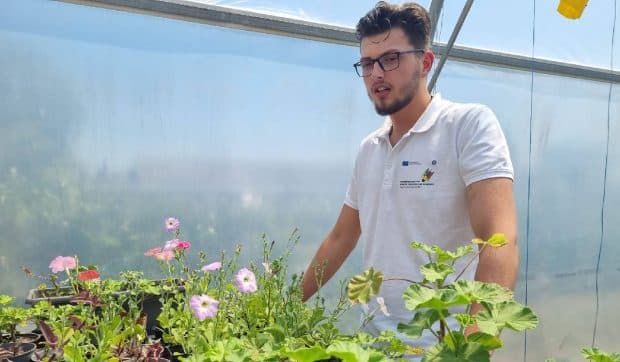 Liceul din provincie unde elevii cultivă ceapă, salată și castraveți folosind drone și tehnologie integrată. Director: „Agricultura digitalizată ne-a crescut rata de promovare a Bacalaureatului”
