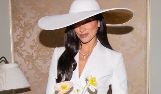 Dua Lipa a publicat primele fotografii de la nuntă. Artista s-a căsătorit cu Callum Turner în Londra
