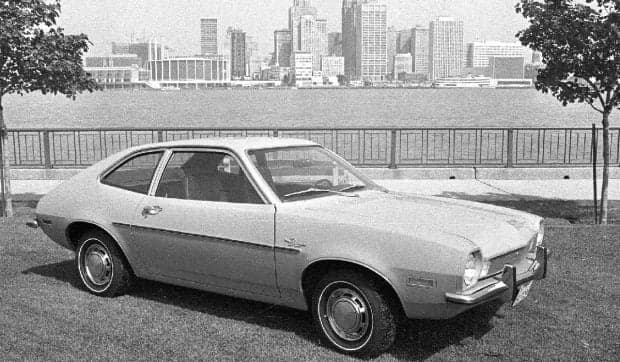 Cum au murit 60 de oameni în accidente de mașină în 1970, când o companie a vrut să economisească bani și alte scandaluri auto revoltătoare