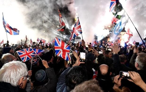 Mesajul gigantic vizibil din avion al unui fermier britanic, la 10 ani de la Brexit: „A distrus Regatul Unit”