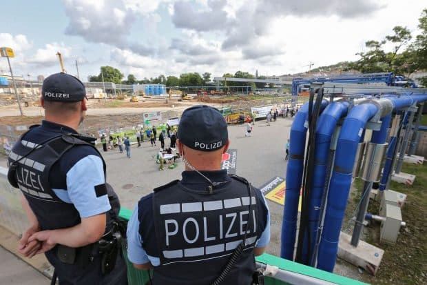 Peste 1.000 de kilometri de cabluri instalate prost întârzie cel mai cunoscut proiect feroviar din Germania, la care se lucrează de 16 ani