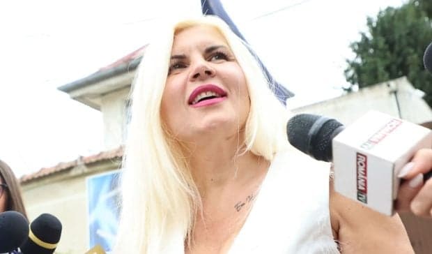 Ce a făcut Elena Udrea după ce a ajuns în vacanță la Mamaia: „Dacă trăia Ceaușescu, v-ar fi condamnat pe viață”