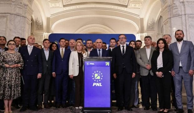 Tabăra anti-Bolojan din PNL a atacat la Tribunalul București deciziile luate în BPN prin care votanții guvernului Veștea urmează să fie excluși din partid