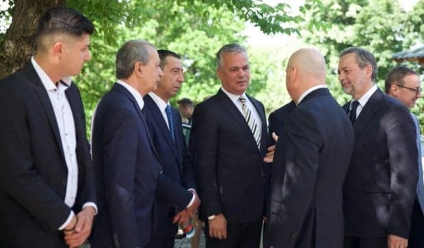 Victorie de etapă a puciștilor din PNL după ce tribunalul a suspendat provizoriu executarea şi efectele Hotărârii Consiliului Naţional Extraordinar